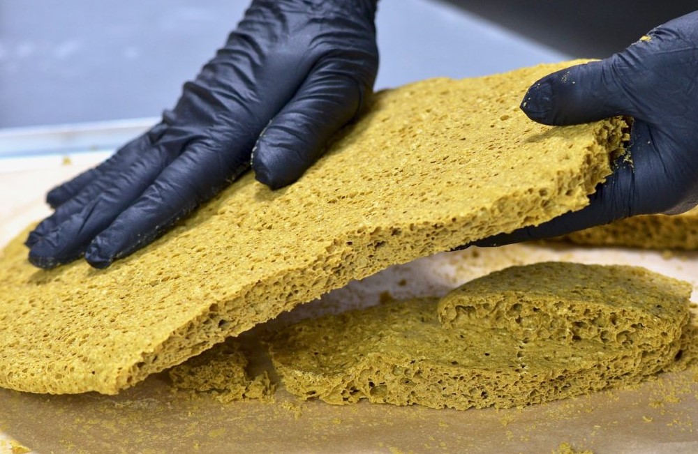 What is Crumble Wax and How Do You Smoke it?