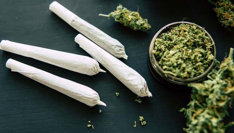 The Weed Sign: Cannabis Leaf Symbol and Slang