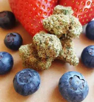 5 Cannabis Strains with a Berry Flavor