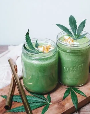 Comment faire un smoothie au cannabis cru