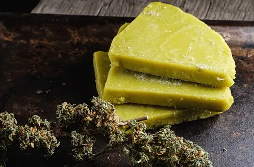 Comment faire du beurre de cannabis : instructions étape par étape