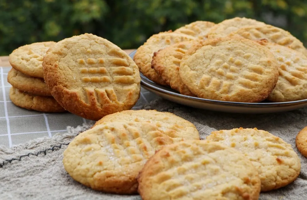 Biscuits au beurre de cacahuète infusés au cannabis