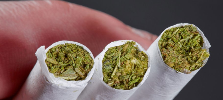 Mélanger du cannabis et du tabac