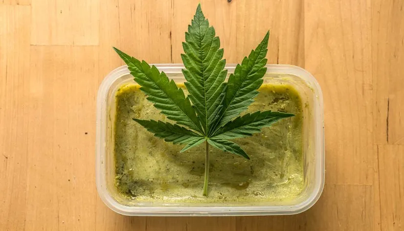 comment faire des comestibles végétaliens au cannabis à la maison