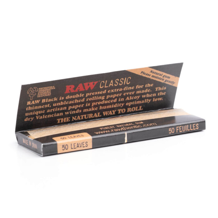 Raw Black Rolling Papers 2 700x700 - Black Rolling Papers (RAW)
